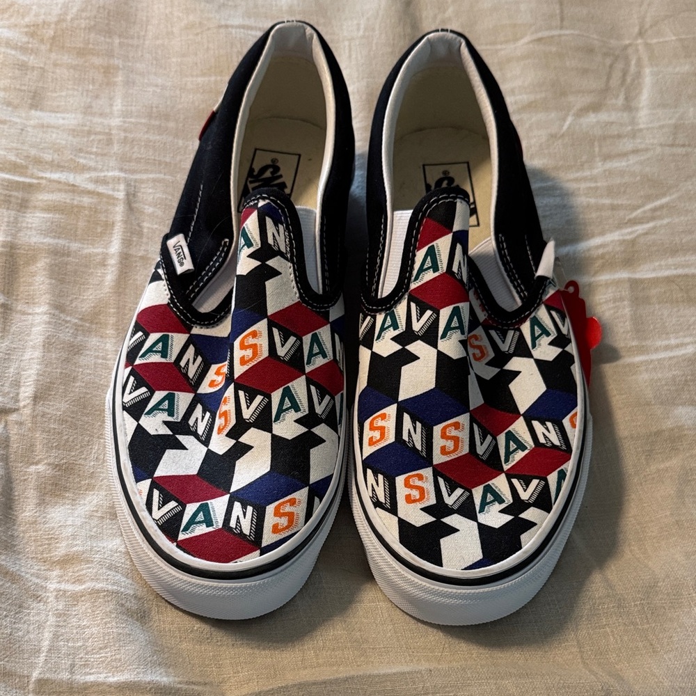 Vans Geometric Pattern Slip-On Shoes NWT sz11